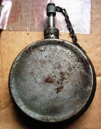 3. Mg-34 oil can without any mark.