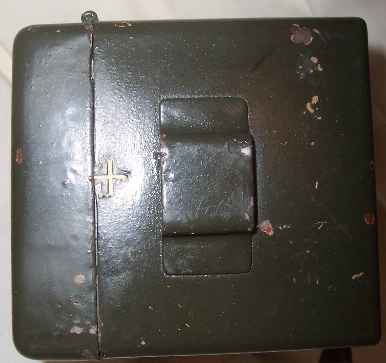 Battery box side
